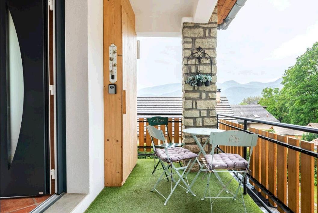 Jolie Appart T4 La Zoune Avec Jardin 8 Personnes Chorges Exterior photo